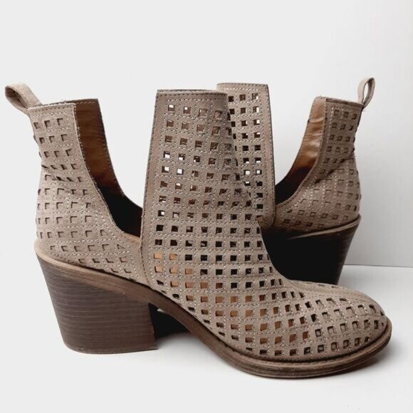 RAMPAGE / Obie Taupe Perforated Geo Slip-On Ankle Boots Booties Beige Tan Sz 10 - Picture 8 of 13